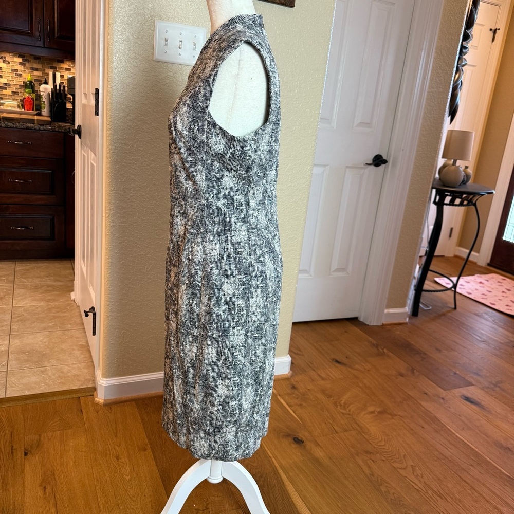 M.M. Lafleur Aditi Sheath Dress Black & White Crackle Print Sz 8 - Picture 8 of 12